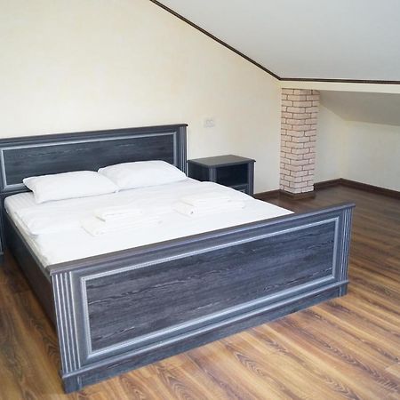 Rosinka Motel Ukrainka Bagian luar foto