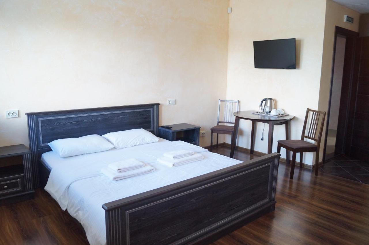 Rosinka Motel Ukrainka Bagian luar foto