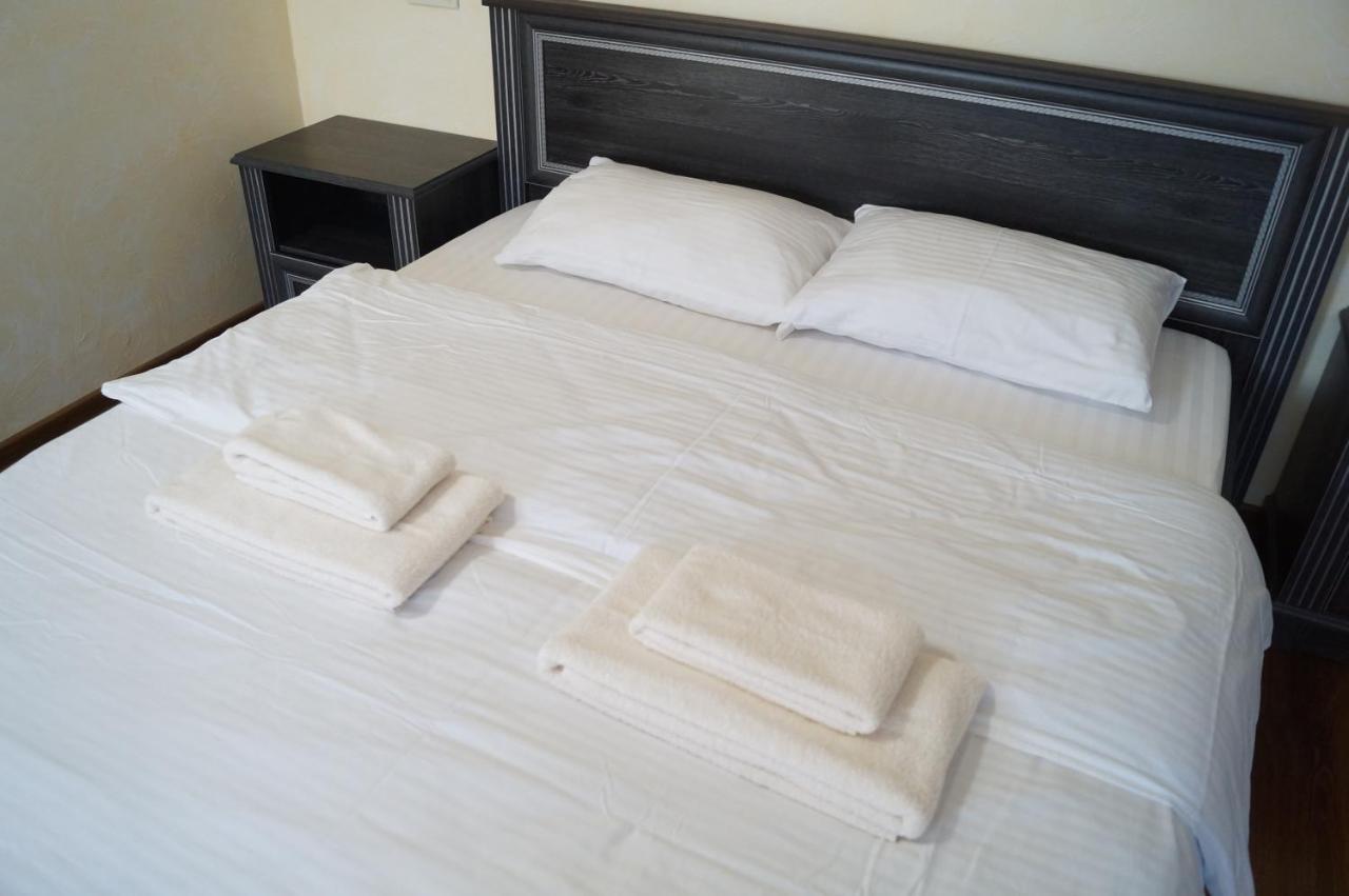 Rosinka Motel Ukrainka Bagian luar foto