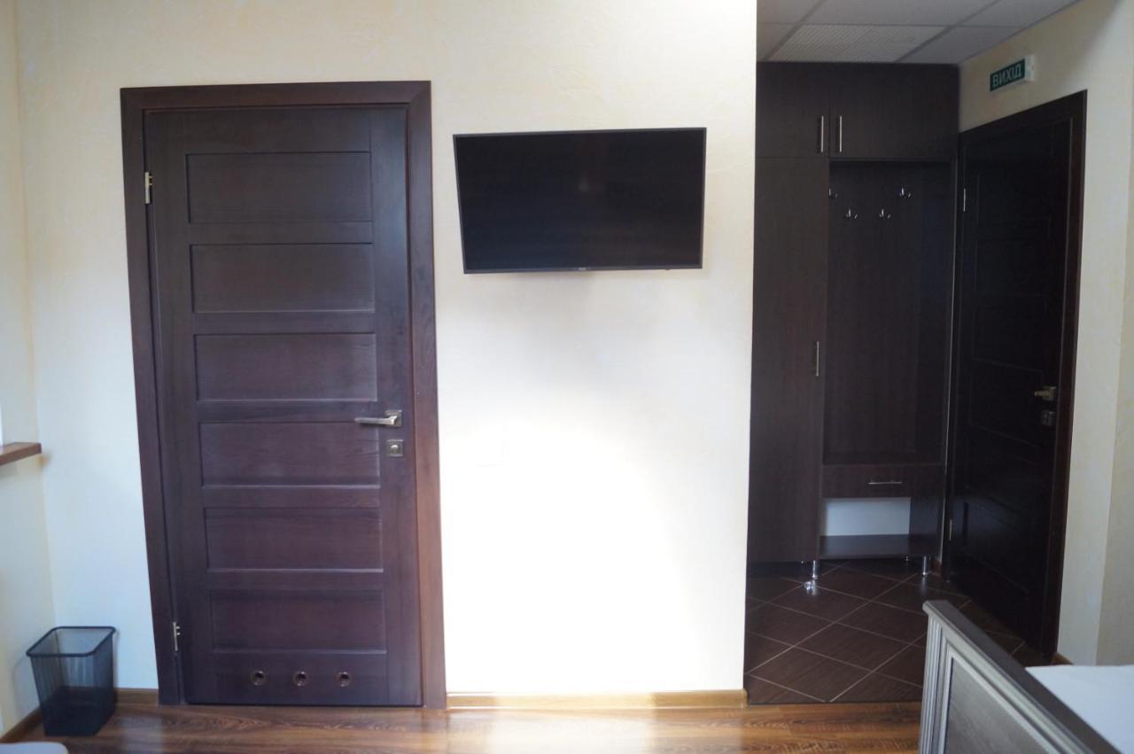 Rosinka Motel Ukrainka Bagian luar foto